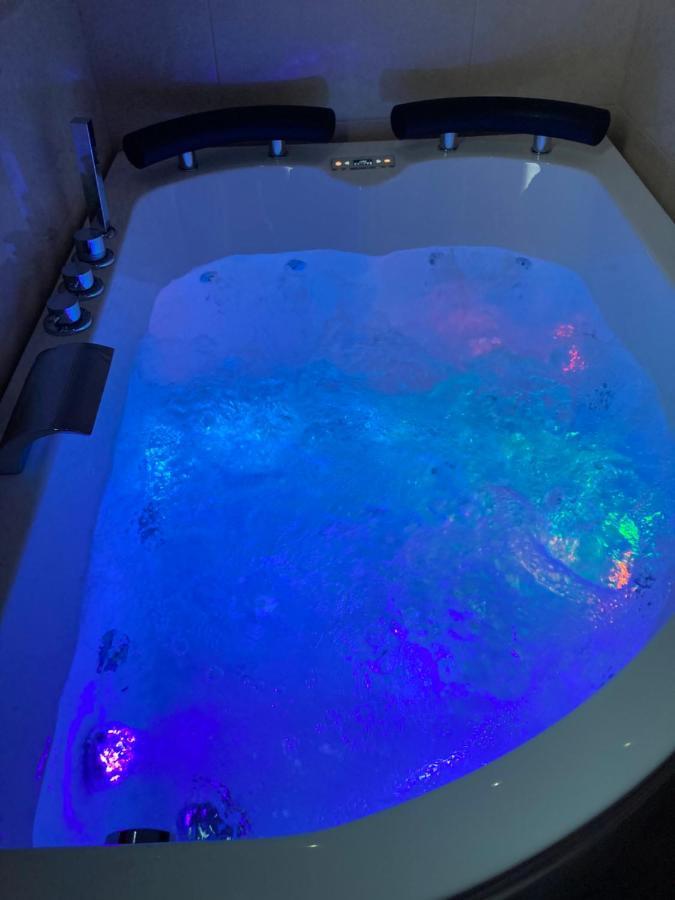 B&B La Reggia Di Rihanna Spa Caserta Eksteriør billede