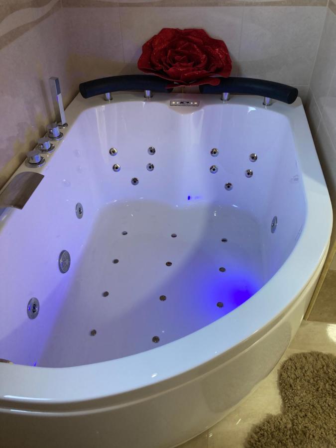 B&B La Reggia Di Rihanna Spa Caserta Eksteriør billede