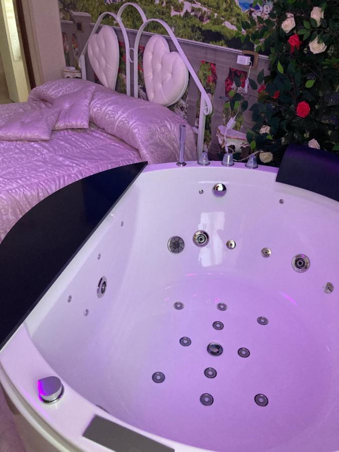 B&B La Reggia Di Rihanna Spa Caserta Eksteriør billede